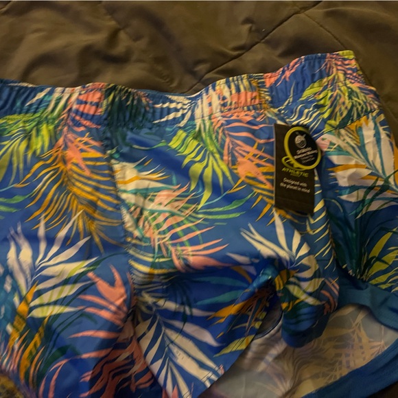 Athletic Brand women’s shorts - Picture 2 of 2